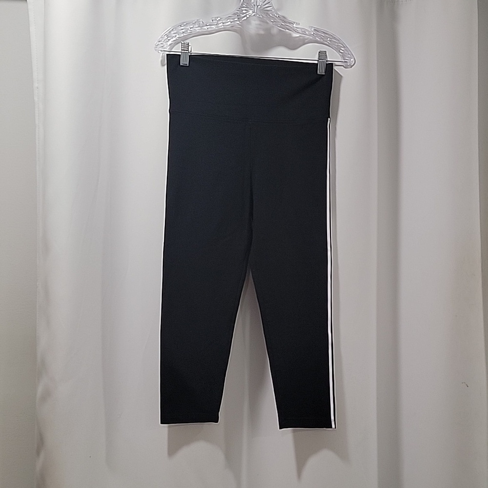 ✨️ Victoria Secret Crop Legging Small. H34